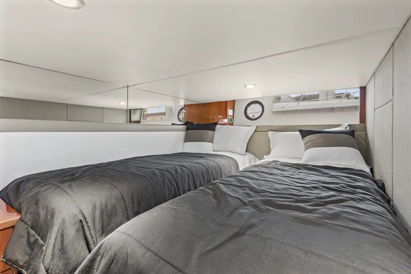 Slide: The Image of Riviera 43 OPEN FLYBRIDGE 2017 - 44