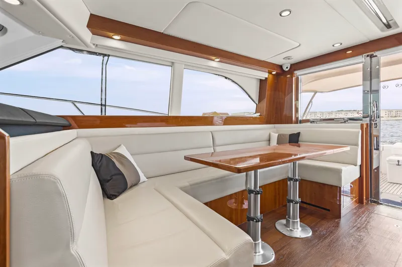 Slide: The Image of Riviera 43 OPEN FLYBRIDGE 2017 - 31