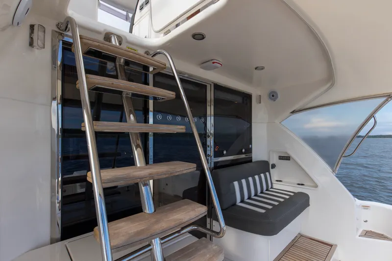 Slide: The Image of Riviera 43 OPEN FLYBRIDGE 2017 - 16