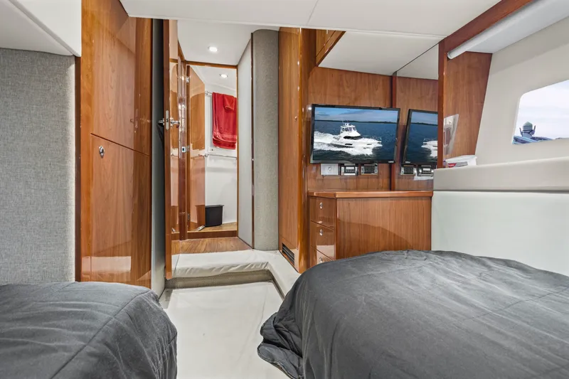 Slide: The Image of Riviera 43 OPEN FLYBRIDGE 2017 - 42