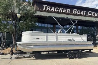 The Image of 2027 Sun Tracker Party Barge 22 RF DLX pontoon at Tracker Boat Center. - 1