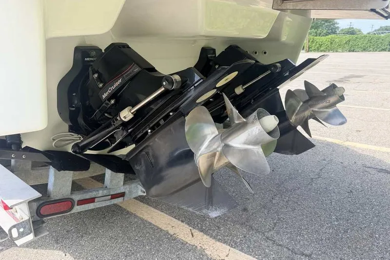 Slide: The Image of 2018 Formula 290 Sun Sport boat with MerCruiser outdrive and dual propellers. - 5