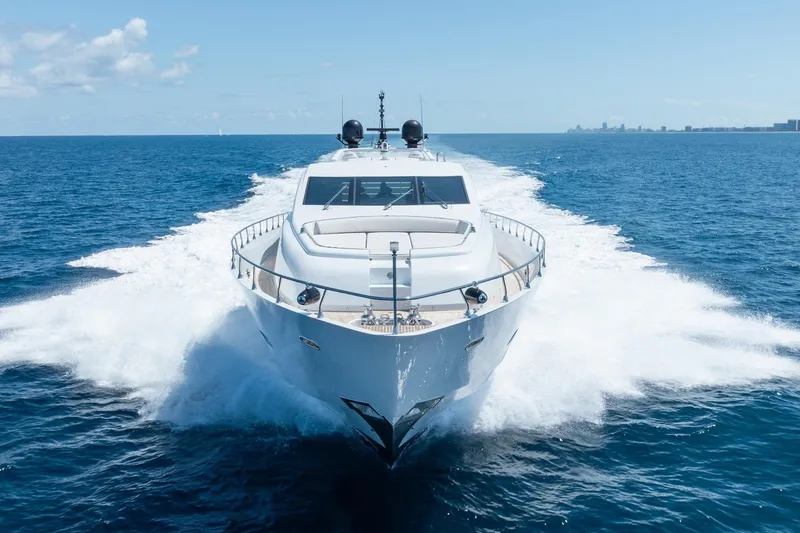 Slide: The Image of Luxury Arno Leopard 31 yacht cruising on open sea, 2008 model. - 7