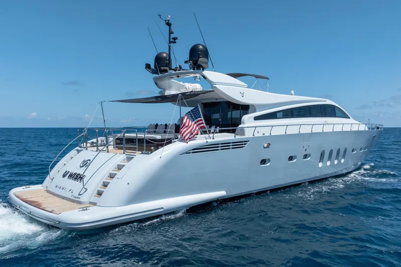Slide: The Image of Luxury Arno Leopard 31 yacht cruising on open sea, 2008 model. - 15