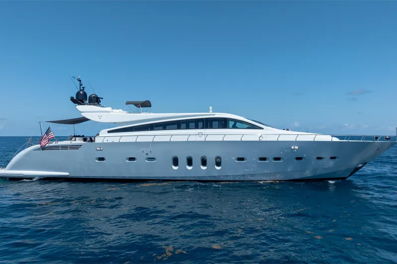 Slide: The Image of Luxury Arno Leopard 31 yacht from 2008 cruising on open sea. - 10