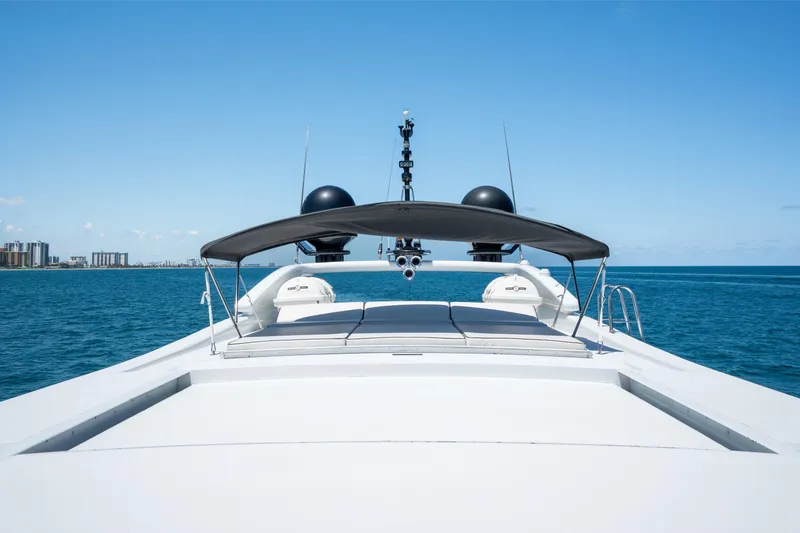 Slide: The Image of Luxury yacht Arno Leopard 31, 2008 model, cruising on open sea under clear blue sky. - 67