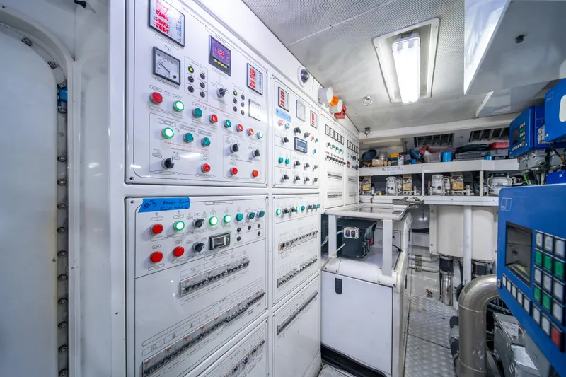 Slide: The Image of Control room of 2008 Arno Leopard 31 yacht with illuminated panels and equipment. - 74