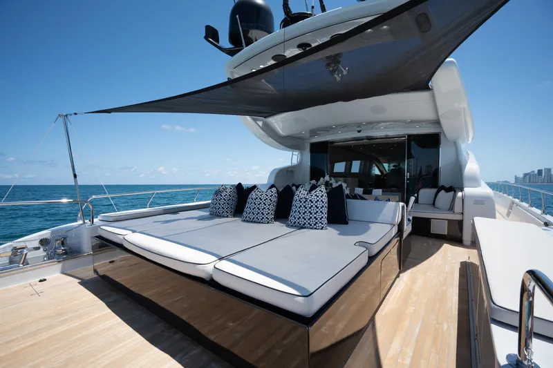 Slide: The Image of Luxurious 2008 Arno Leopard 31 yacht deck with sunbeds and ocean view. - 64