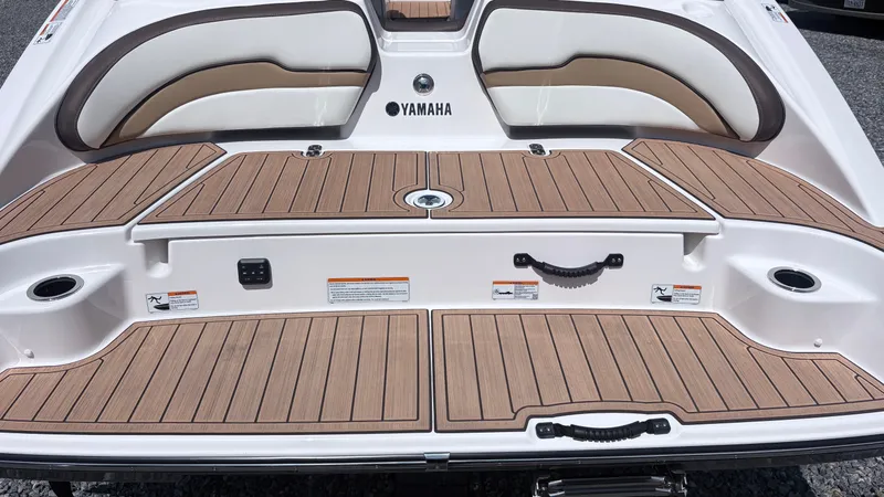Slide: The Image of Yamaha 195S 2023 - 19