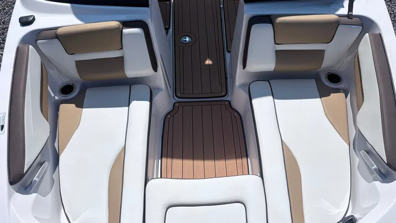 Slide: The Image of Yamaha 195S 2023 - 17