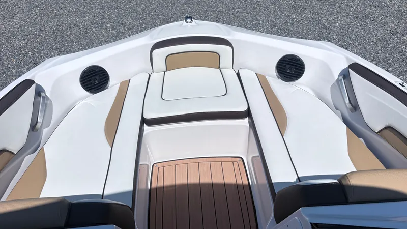 Slide: The Image of Yamaha 195S 2023 - 16