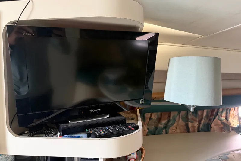 Slide: The Image of Sony Bravia TV and lamp inside 1995 Cruisers Yachts 3570 Esprit cabin. - 40
