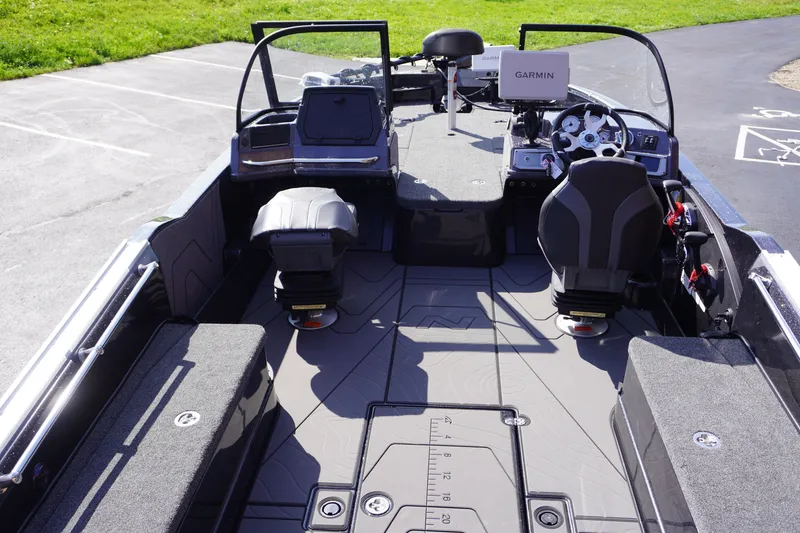 Slide: The Image of Interior of a 2027 Nitro ZV21 Pro boat with Garmin navigation system. - 14
