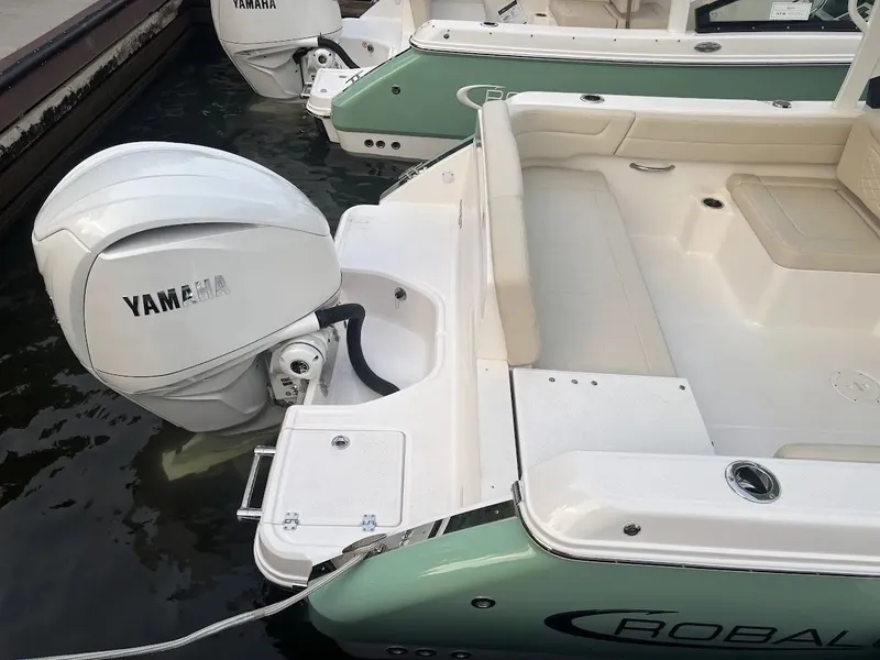 Slide: The Image of Robalo R237 Dual Console 2027 - 4