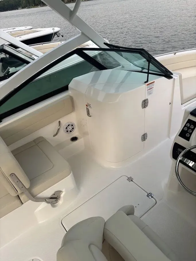 Slide: The Image of Robalo R237 Dual Console 2027 - 6