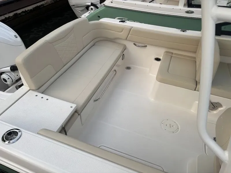 Slide: The Image of Robalo R237 Dual Console 2027 - 9