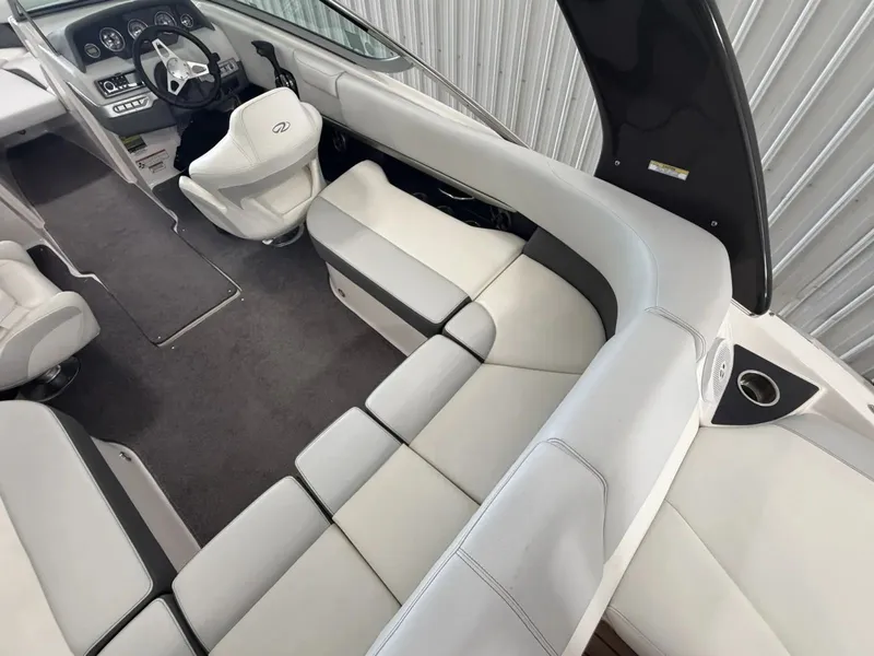 Slide: The Image of Regal 2300 Bowrider 2012 - 10