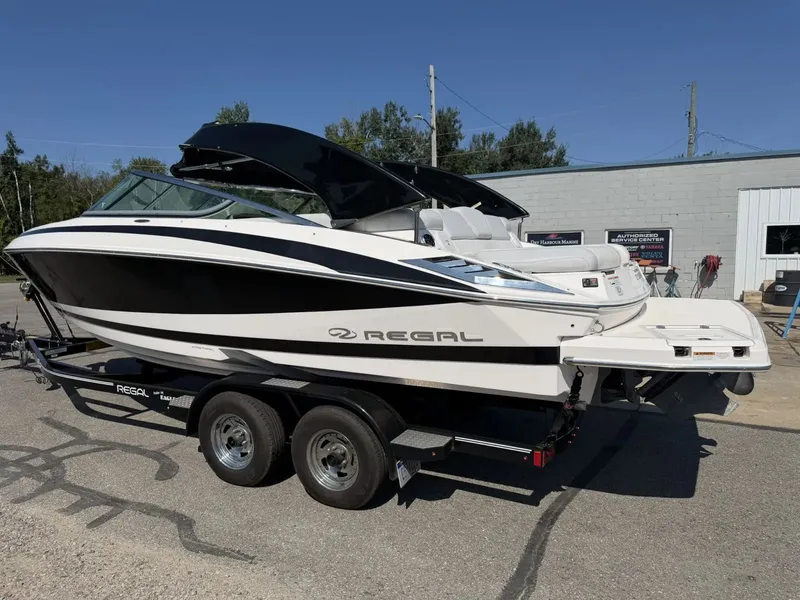 Slide: The Image of Regal 2300 Bowrider 2012 - 4