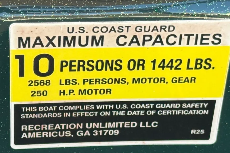 Slide: The Image of U.S. Coast Guard capacity label for Razor 258 pf, 2019 model, 10 persons or 1442 lbs. - 34