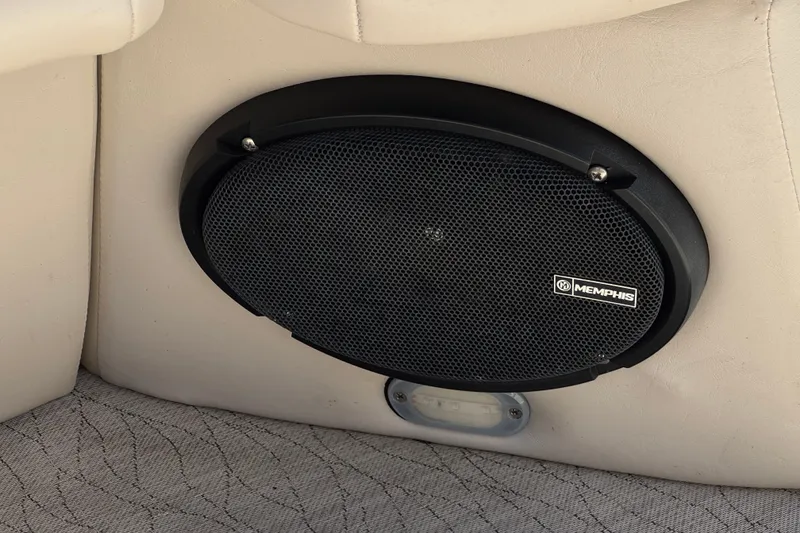 Slide: The Image of Speaker on Aloha Pontoon Tropical TS 220, 2020 model, with Memphis branding. - 13