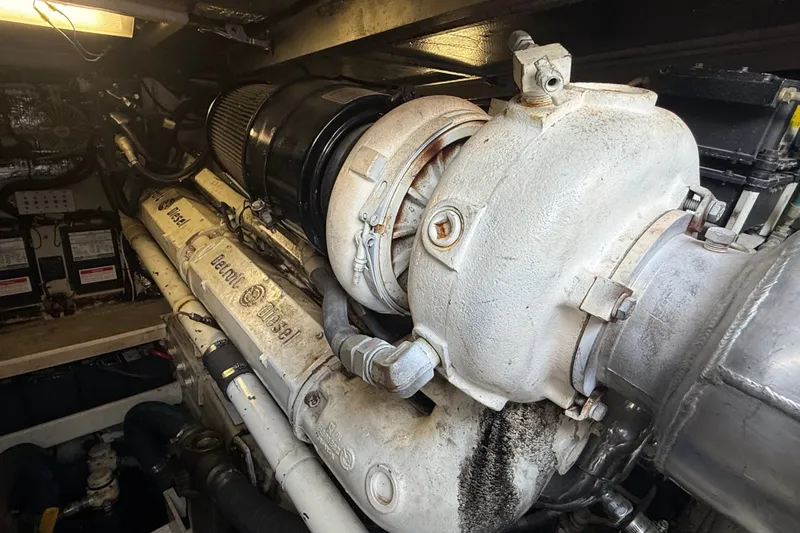 Slide: The Image of Engine room of 1991 Sea Ray 630 Super Sun Sport with Detroit Diesel components. - 53
