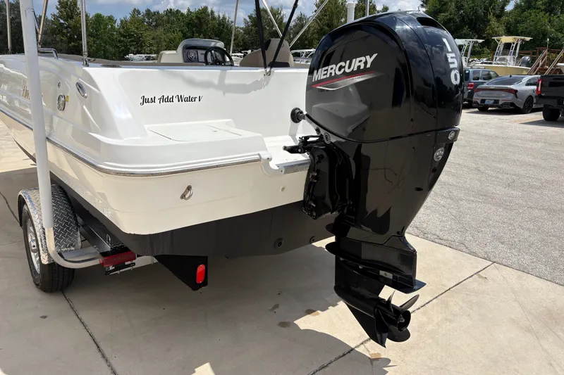 Slide: The Image of 2022 Hurricane SunDeck Sport 201 OB boat with Mercury 150 outboard motor. - 8