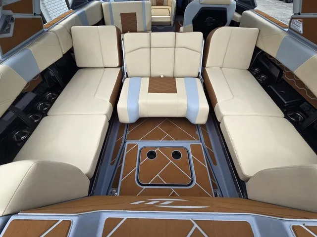 Slide: The Image of Malibu Wakesetter 23 LSV 2027 - 25