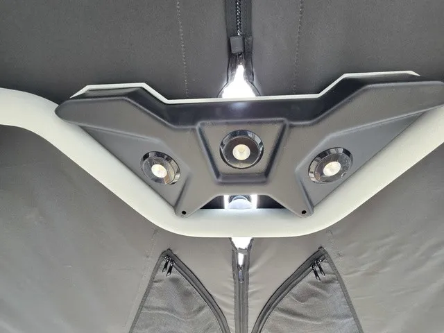 Slide: The Image of Malibu Wakesetter 23 LSV 2027 - 31