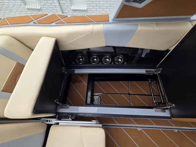 Slide: The Image of Malibu Wakesetter 23 LSV 2027 - 23