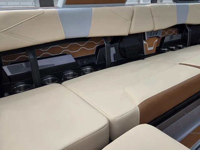 Slide: The Image of Malibu Wakesetter 23 LSV 2027 - 28