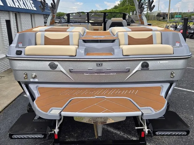Slide: The Image of Malibu Wakesetter 23 LSV 2027 - 37