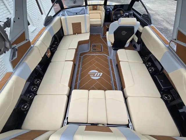 Slide: The Image of Malibu Wakesetter 23 LSV 2027 - 14