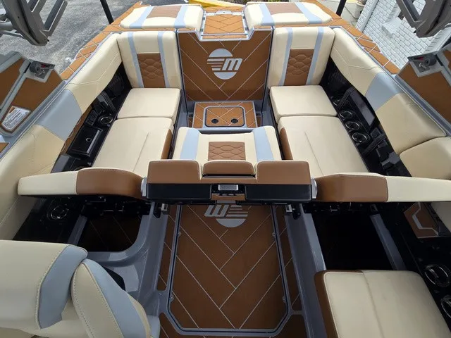 Slide: The Image of Malibu Wakesetter 23 LSV 2027 - 24