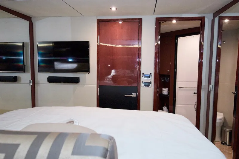 Slide: The Image of Luxurious interior of 2017 Sea Ray L590 Fly yacht with modern amenities and elegant design. - 58