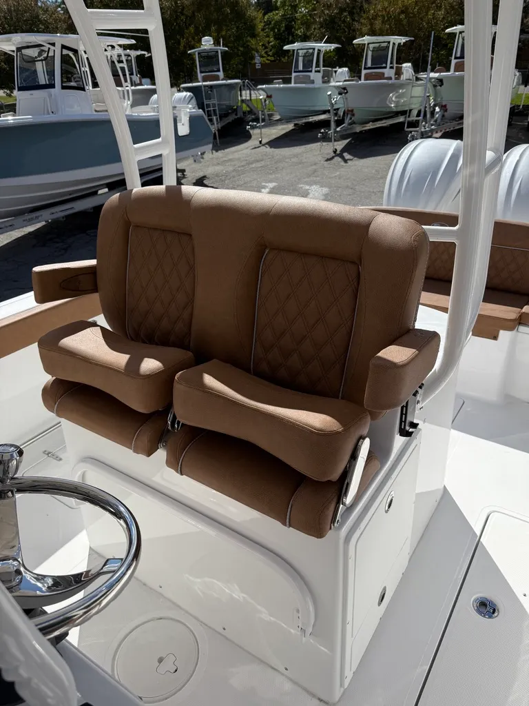 Slide: The Image of Sea Hunt Ultra 285 SE 2026 - 11