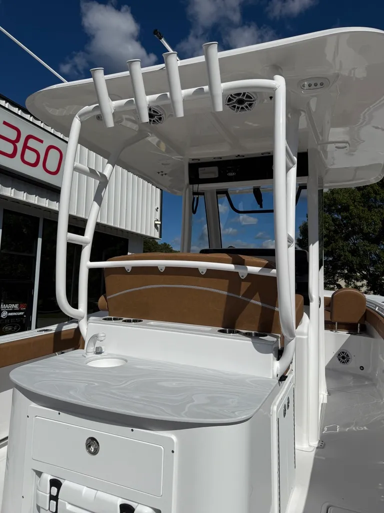 Slide: The Image of Sea Hunt Ultra 285 SE 2026 - 22