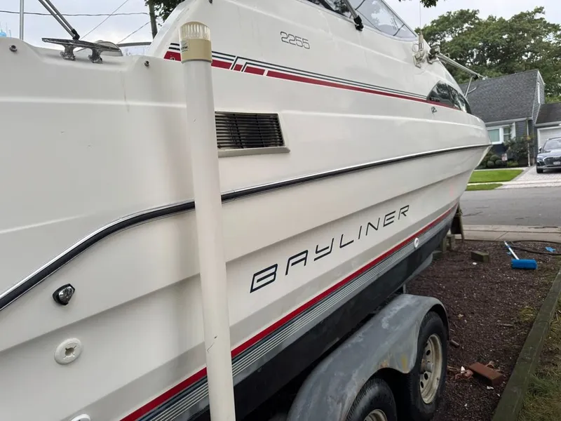Slide: The Image of Bayliner 2255 Ciera 1990 - 23