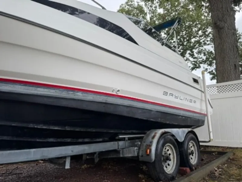 Slide: The Image of Bayliner 2255 Ciera 1990 - 7