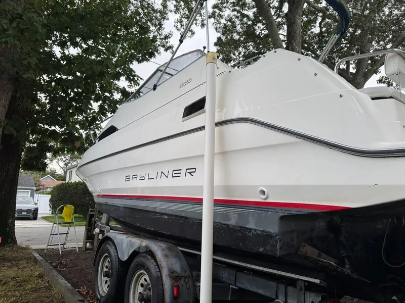 Slide: The Image of Bayliner 2255 Ciera 1990 - 4