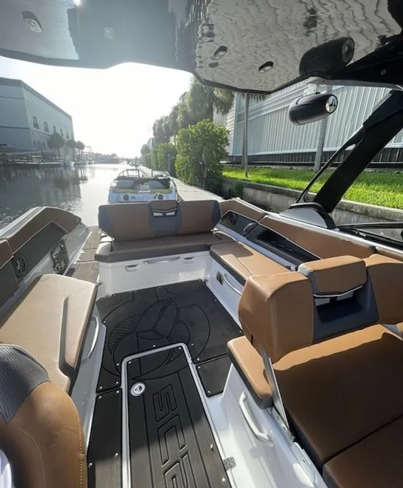 Slide: The Image of Scarab 285 LX Wake 2026 - 6