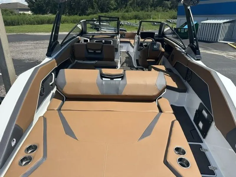 Slide: The Image of Scarab 285 LX Wake 2026 - 4