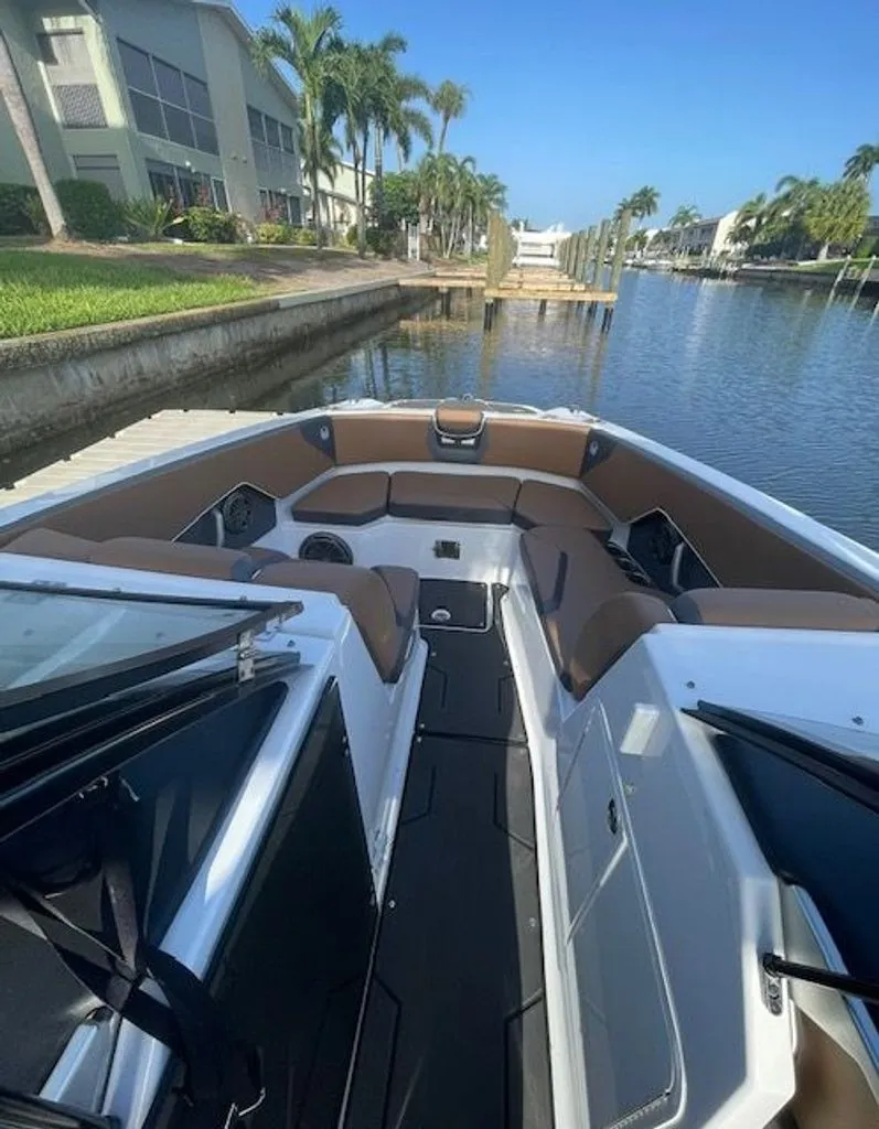Slide: The Image of Scarab 285 LX Wake 2026 - 8