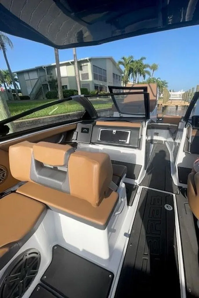Slide: The Image of Scarab 285 LX Wake 2026 - 5