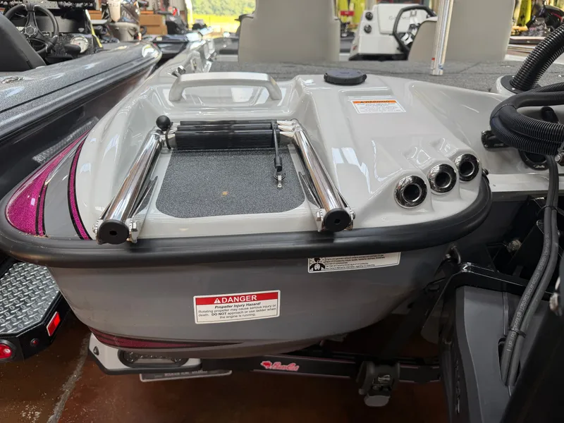 Slide: The Image of Bass Cat Cougar FTD SP 2027 - 27