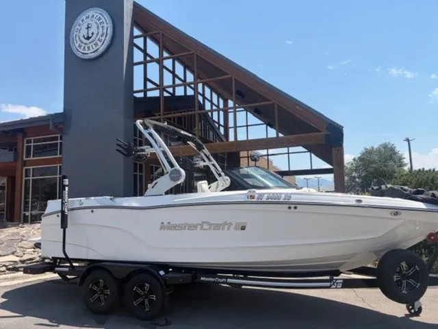 Slide: The Image of MasterCraft XT23 2023 - 2