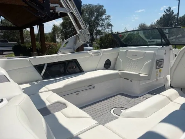 Slide: The Image of MasterCraft XT23 2023 - 7