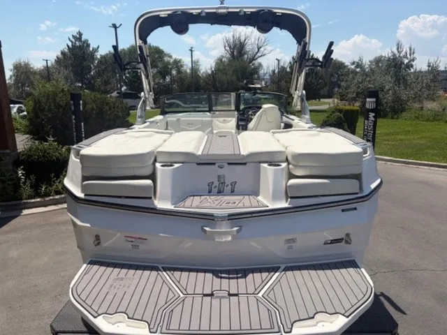 Slide: The Image of MasterCraft XT23 2023 - 8