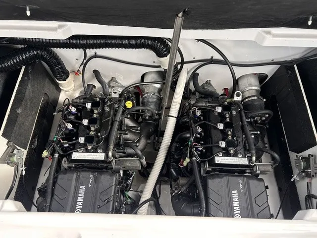 Slide: The Image of Yamaha AR220 2024: Two powerful engines in the engine compartment, clean and well-organized. - 21