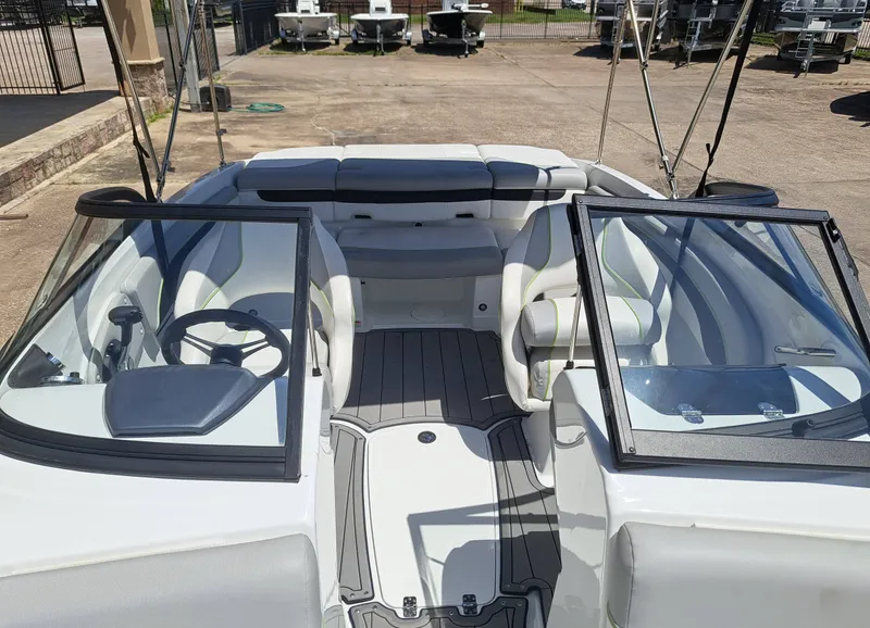 Slide: The Image of Tahoe 700 2020 - 17