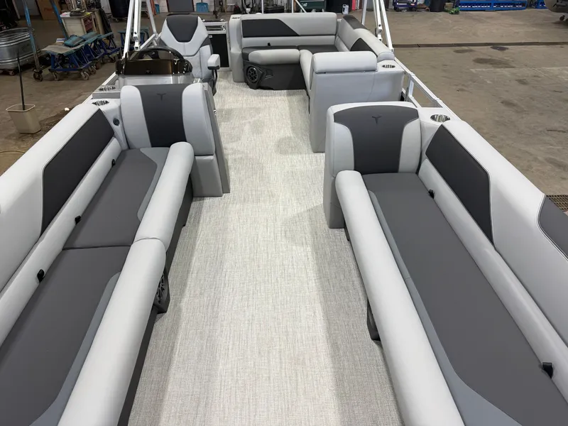 Slide: The Image of Tahoe Sport 2380 Cruise Rear Bench (CRB) & Honda 4-Stroke EFI 2027 - 6